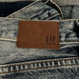 GAP: mean cuffed jeans shorts, size 42